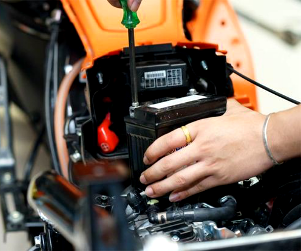 Ini Penyebab dan Solusi Aki Motor Tekor Mendadak 5 Aki Motor Tekor