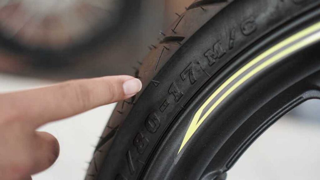 Cara Merawat Ban Motor agar Tetap Awet dan Tidak Cepat Botak 13 Cara Merawat Ban Motor