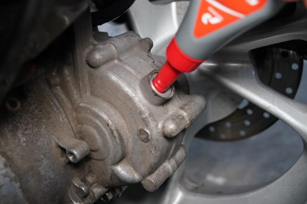 Mengenal Apa Itu Oli Gardan Matic pada Motor dan Fungsinya 8 Oli Gardan Matic pada Motor