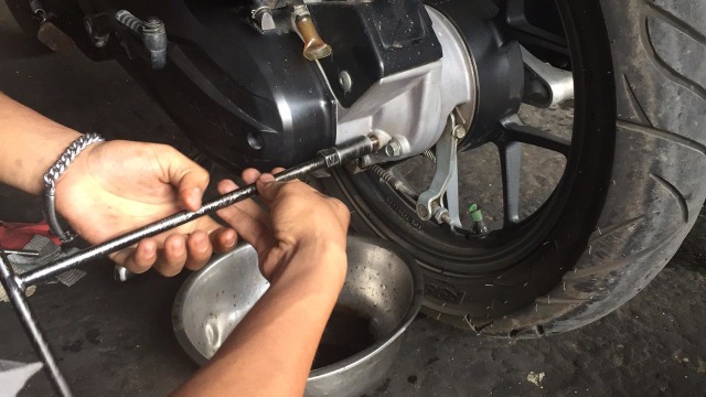 Mengenal Apa Itu Oli Gardan Matic pada Motor dan Fungsinya 4 Oli Gardan Matic pada Motor