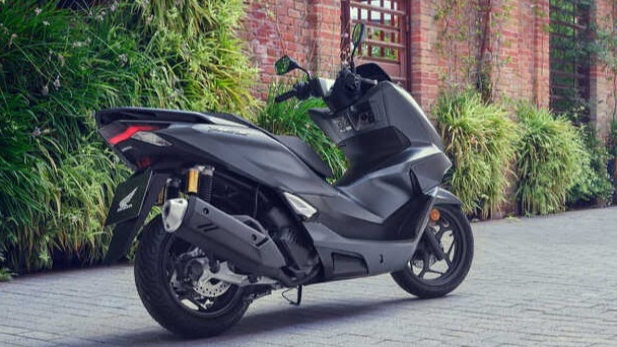 7 Oli PCX 160 Terbaik untuk Performa Lebih Halus dan Tahan Lama 4 Oli PCX 160