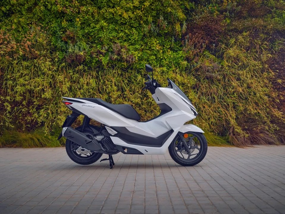 7 Oli PCX 160 Terbaik untuk Performa Lebih Halus dan Tahan Lama 22 Oli PCX 160