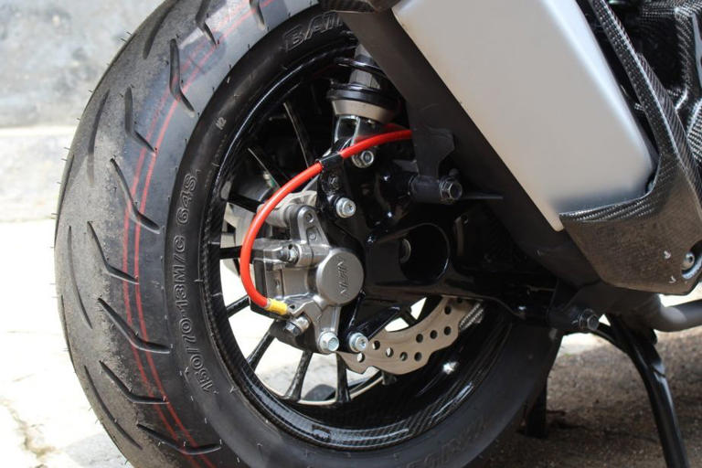 Ini Perbedaan Pengereman ABS dan Non-ABS pada Motor Matic 4 Perbedaan Pengereman ABS dan Non-ABS pada Motor Matic