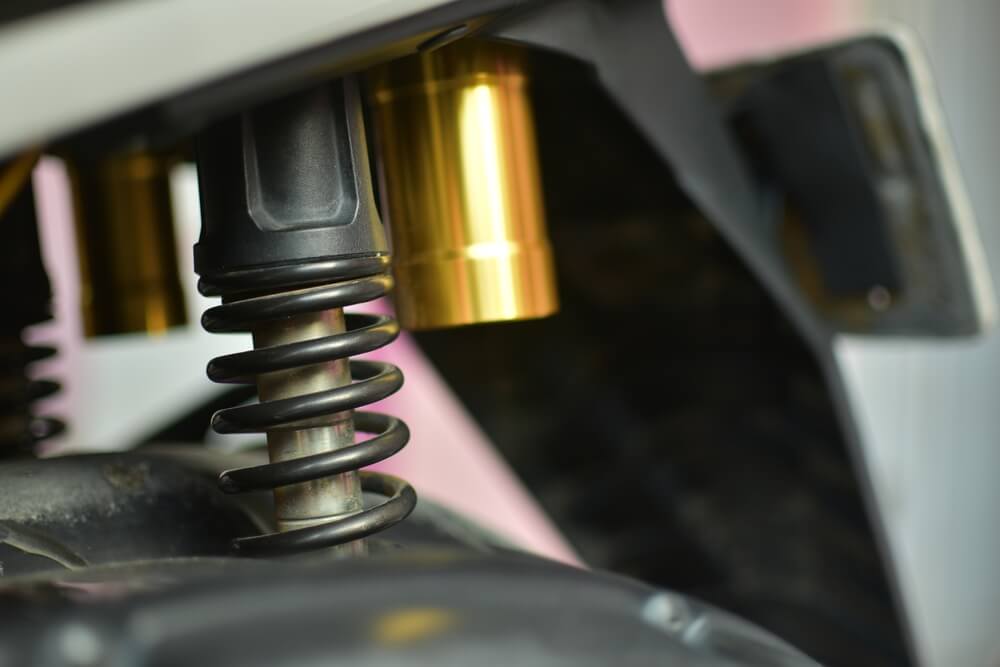Tanda-Tanda Shockbreaker Motor Matic Bocor dan Harus Diservis 25 Shockbreaker Motor Matic Bocor