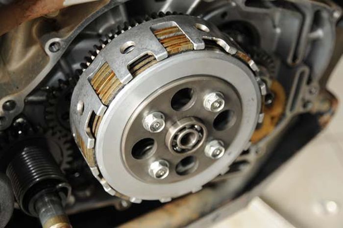 Tanda Kampas Kopling Motor Habis