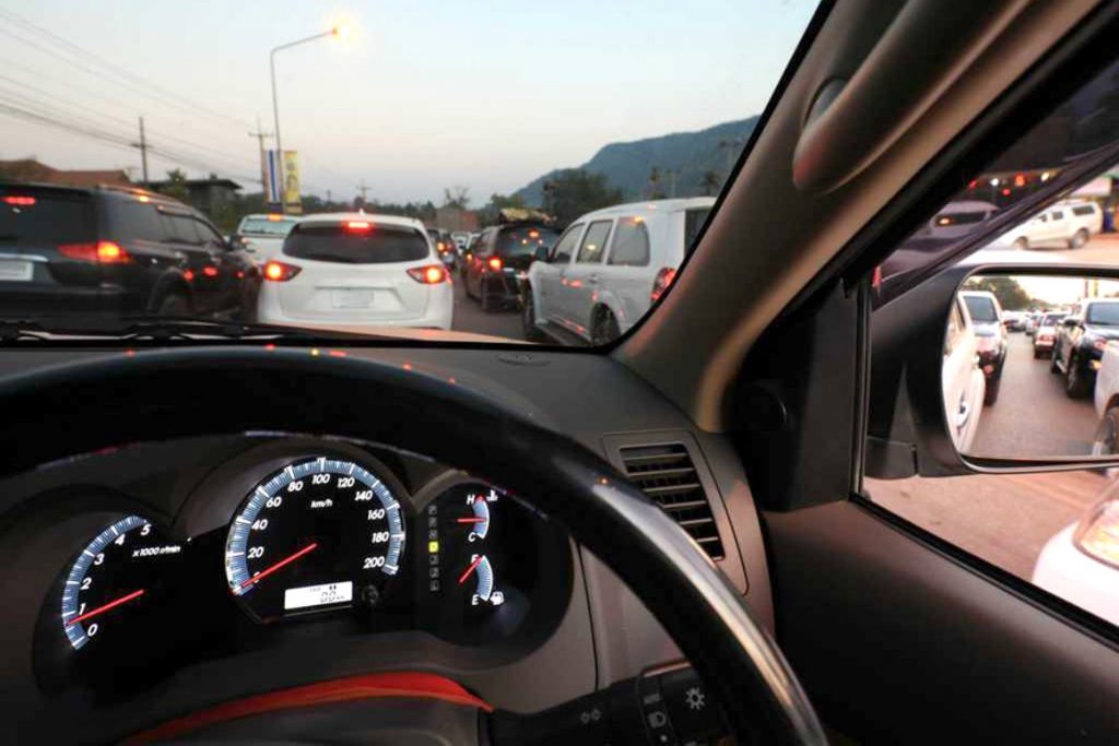 Tips Menjaga Mobil Matic Saat Macet agar Tidak Cepat Rusak 5 Tips Menjaga Mobil Matic Saat Macet agar Tidak Cepat Rusak