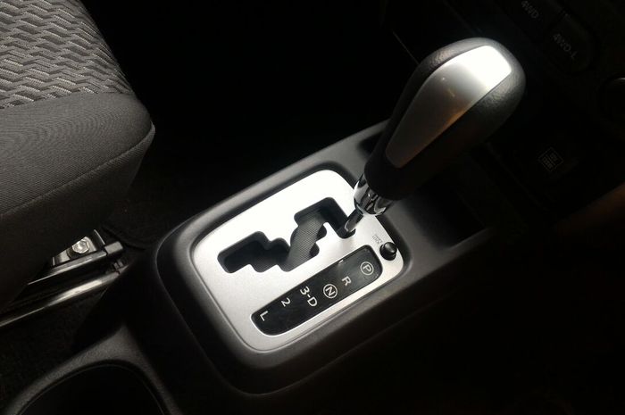 Kenali Tanda-Tanda Transmisi Matic Mobil Harus Di-Service 5 Transmisi Matic Mobil