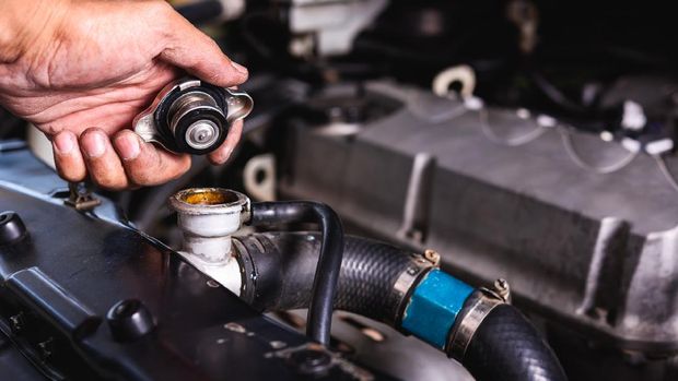 Cara Cek Kondisi Mesin Mobil Bekas Sebelum Membeli 5 Cara Cek Kondisi Mesin Mobil Bekas2