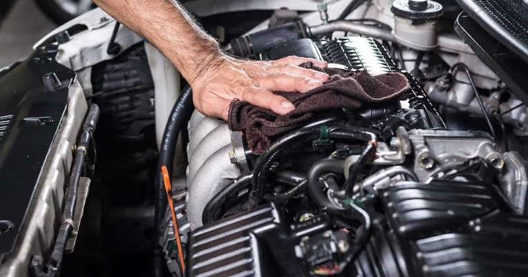 Cara Mencuci Mesin Mobil yang Aman Tanpa Risiko Korsleting 5 Cara Mencuci Mesin Mobil yang Aman