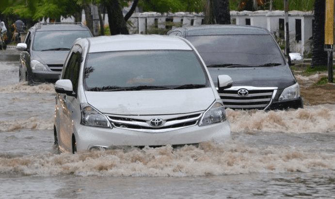 Cara Mengetahui Mobil Bekas Banjir