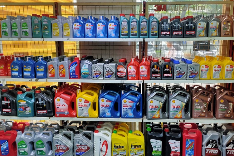 Perbedaan Oli Mesin Motor Full Sintetik Dan Semi Sintetik 4 Perbedaan Oli Mesin Motor Full Sintetik Dan Semi Sintetik