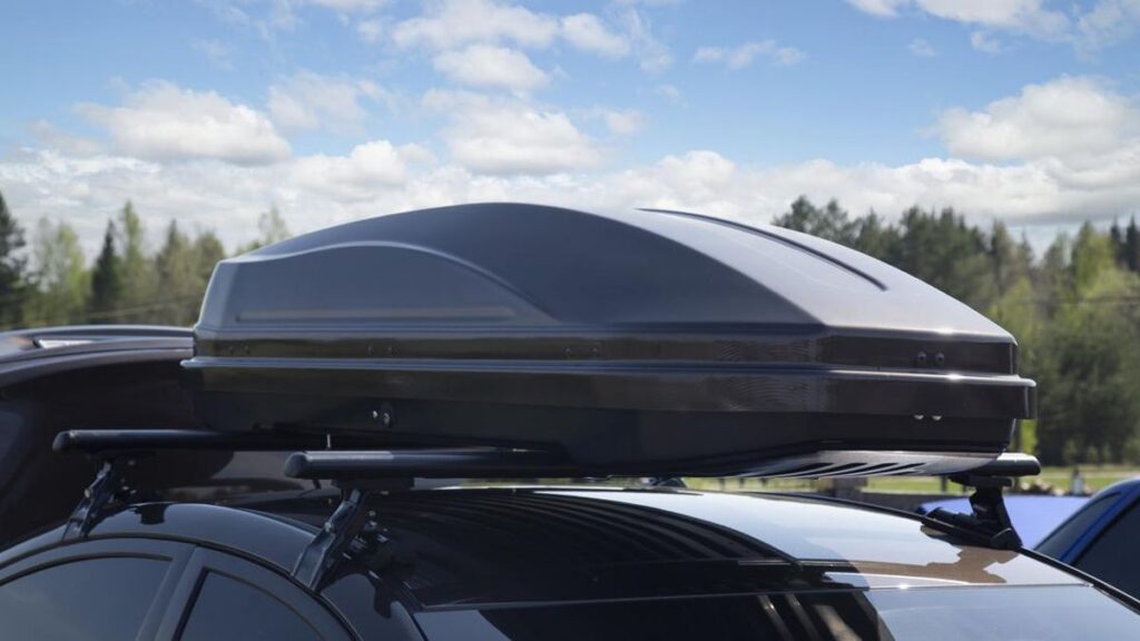 Tips Pasang Roof Box Mobil