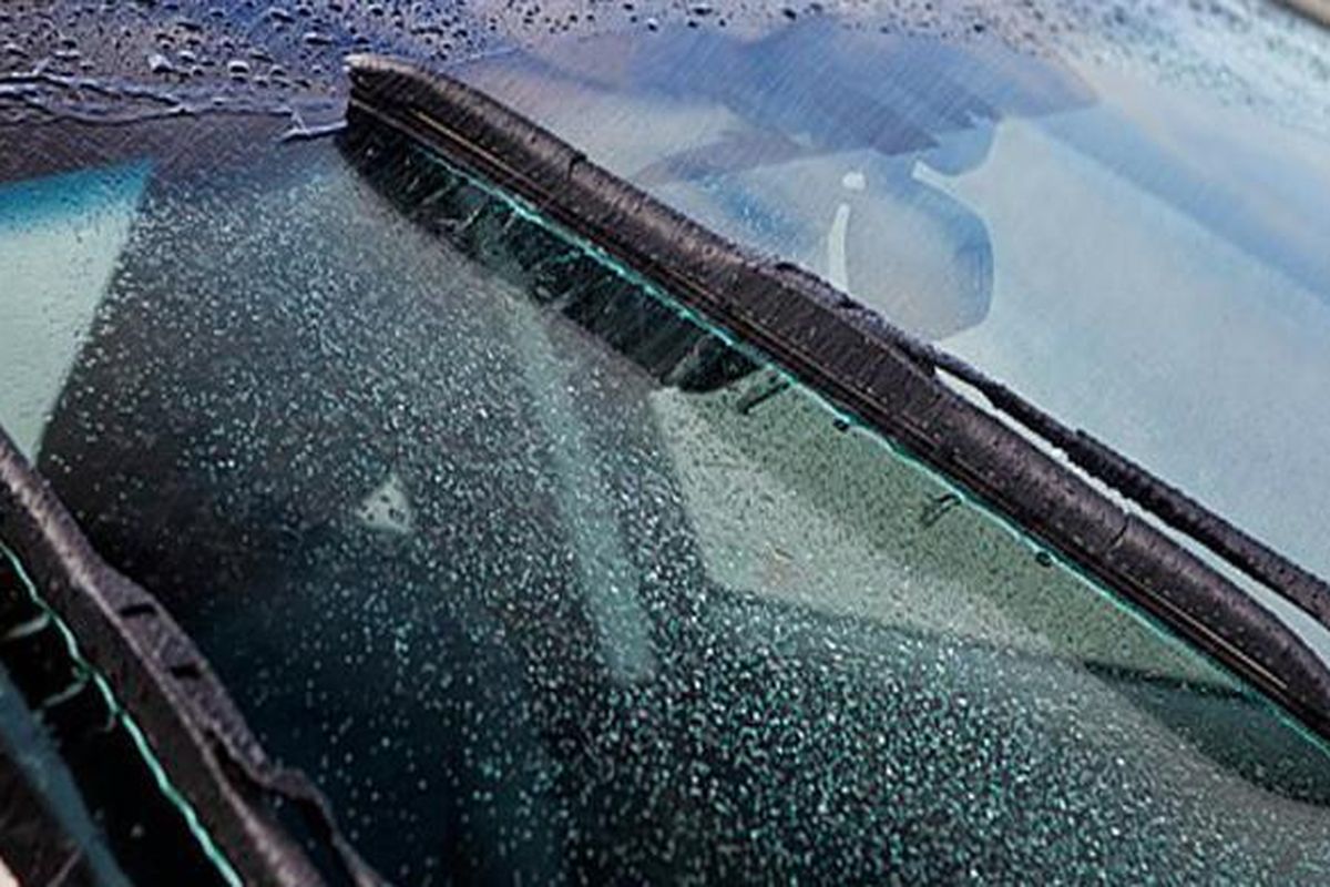 Ini Alasan Wiper Mobil Sebaiknya Tak Diisi Air Keran 4 Wiper Mobil Sebaiknya Tak Diisi Air Keran