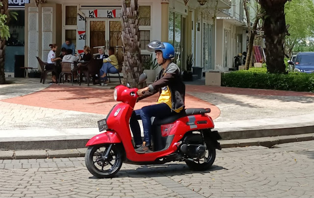 Rekomendasi Motor Yang Paling Irit Bensin Untuk Kuliah 5 Motor Yang Paling Irit Bensin Untuk Kuliah