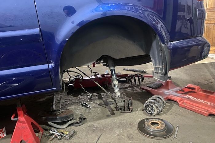 Bengkel Shockbreaker Mobil Makassar