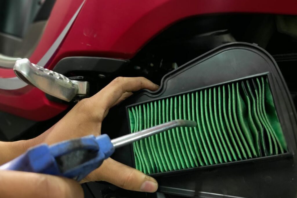 Cara Membersihkan Filter Udara Motor Yang Kotor Terkena Debu Jalanan