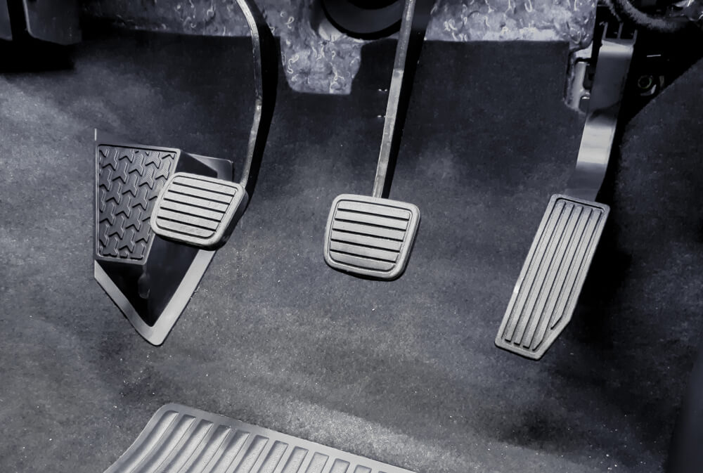 Penyebab Pedal Rem Mobil Terasa Keras