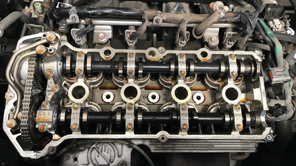 Perbedaan Karakteristik Mesin Katup DOHC Dengan SOHC