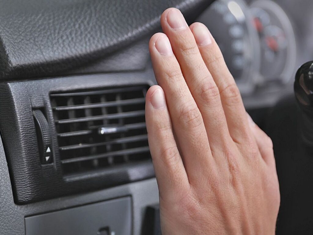 Tanda AC Mobil Perlu Diservis dan Biayanya