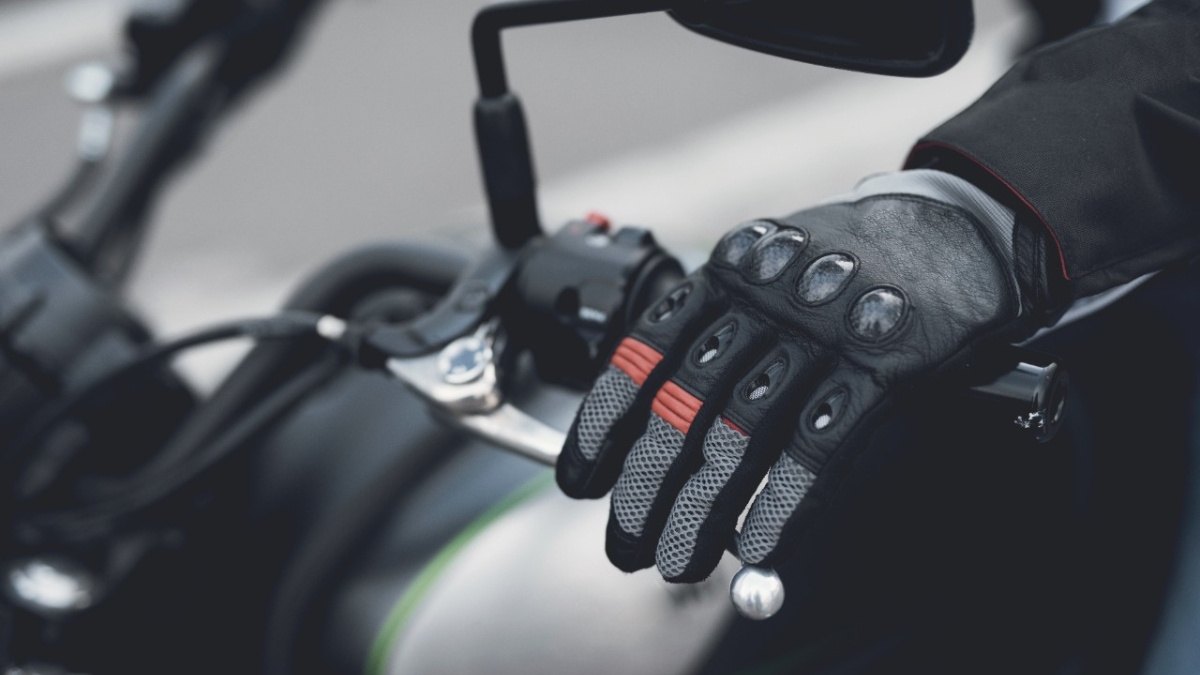 Tips Memilih Sarung Tangan Motor yang Tepat